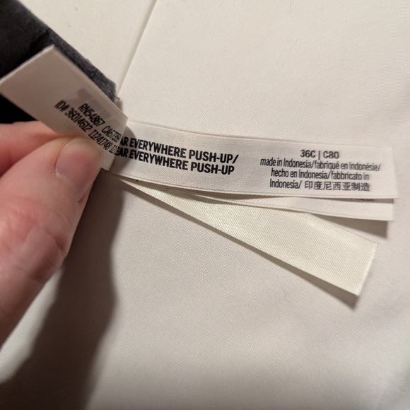 Like new Victoria's Secret Pink wear everywhere push up bra in leopard, size 36c - Picture 4 of 4